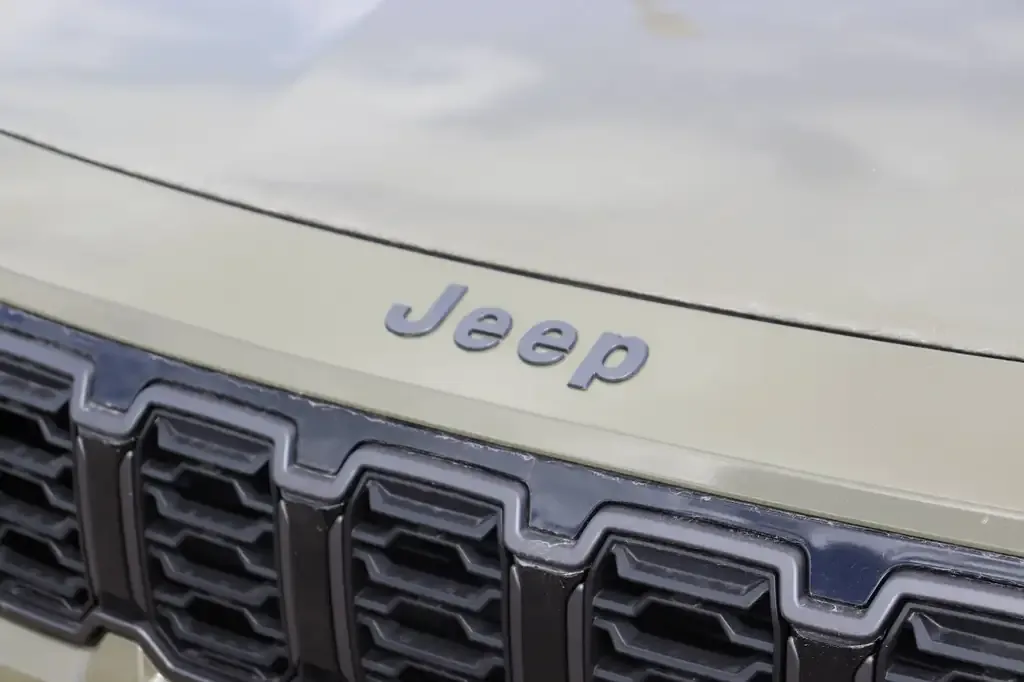 Jeep Cherokee 2026 photo 4