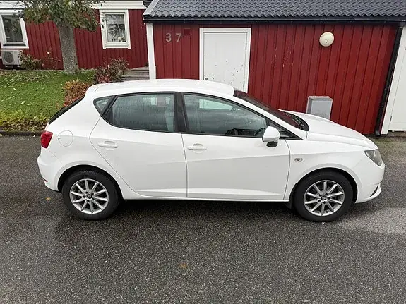 Seat Ibiza 2017 photo 2