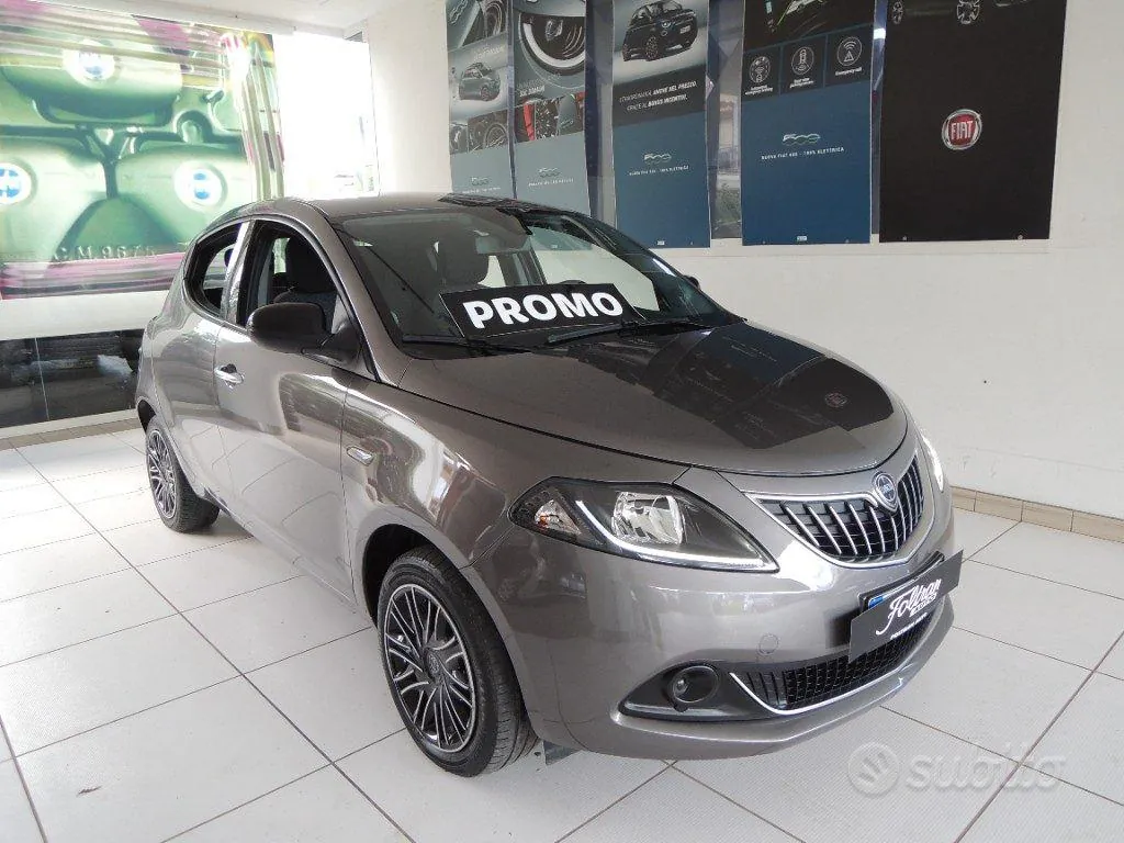 Lancia Ypsilon