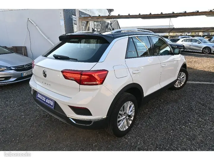 Volkswagen T-Roc 2019 photo 2