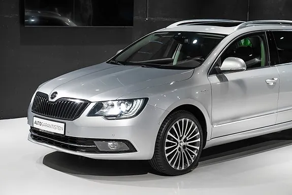 Skoda Superb 2015 photo 2