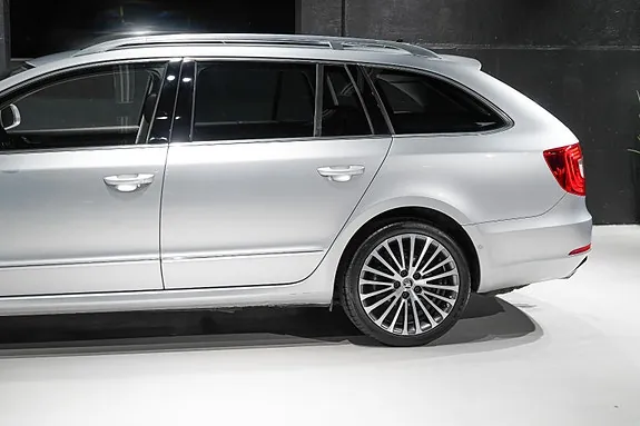 Skoda Superb 2015 photo 5