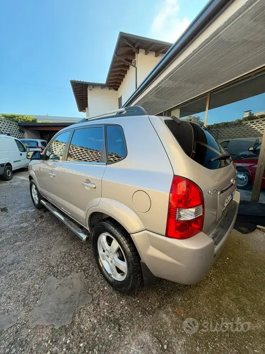 Hyundai Tucson 2006 photo 2