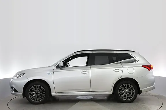 Mitsubishi Outlander 2018 photo 2