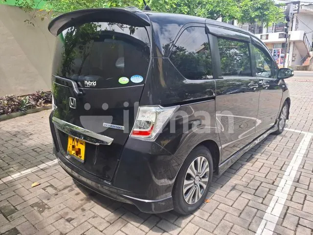 Honda Freed 2012 photo 4