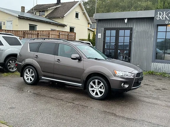 Mitsubishi Outlander 2010 photo 2