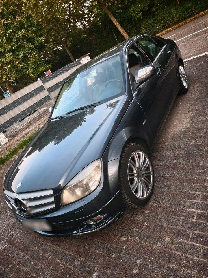 Mercedes-Benz C220
