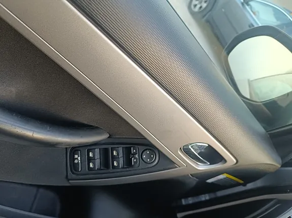 Citroen Grand C4 Picasso 2010 photo 4