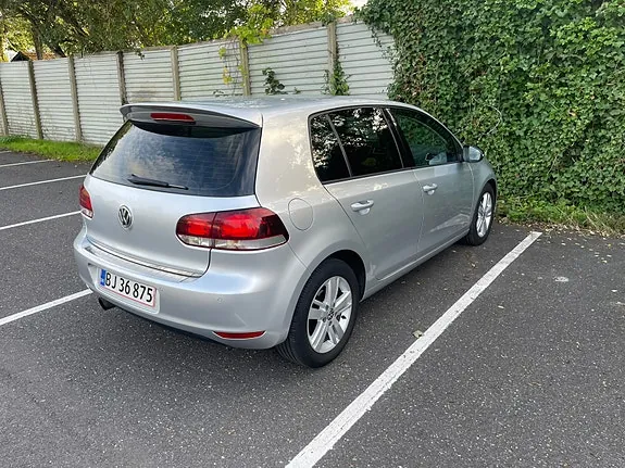 Volkswagen Golf 2012 photo 2
