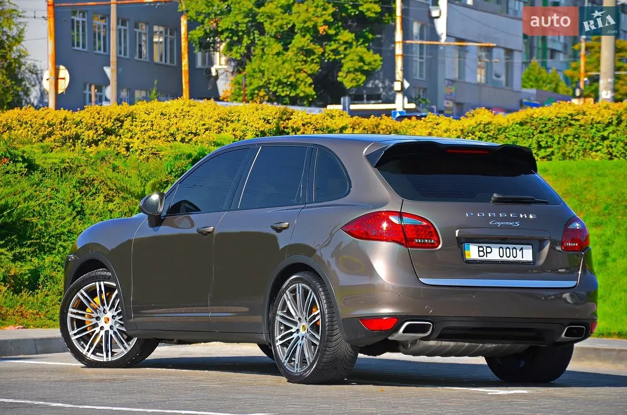 Porsche Cayenne 2012 photo 4