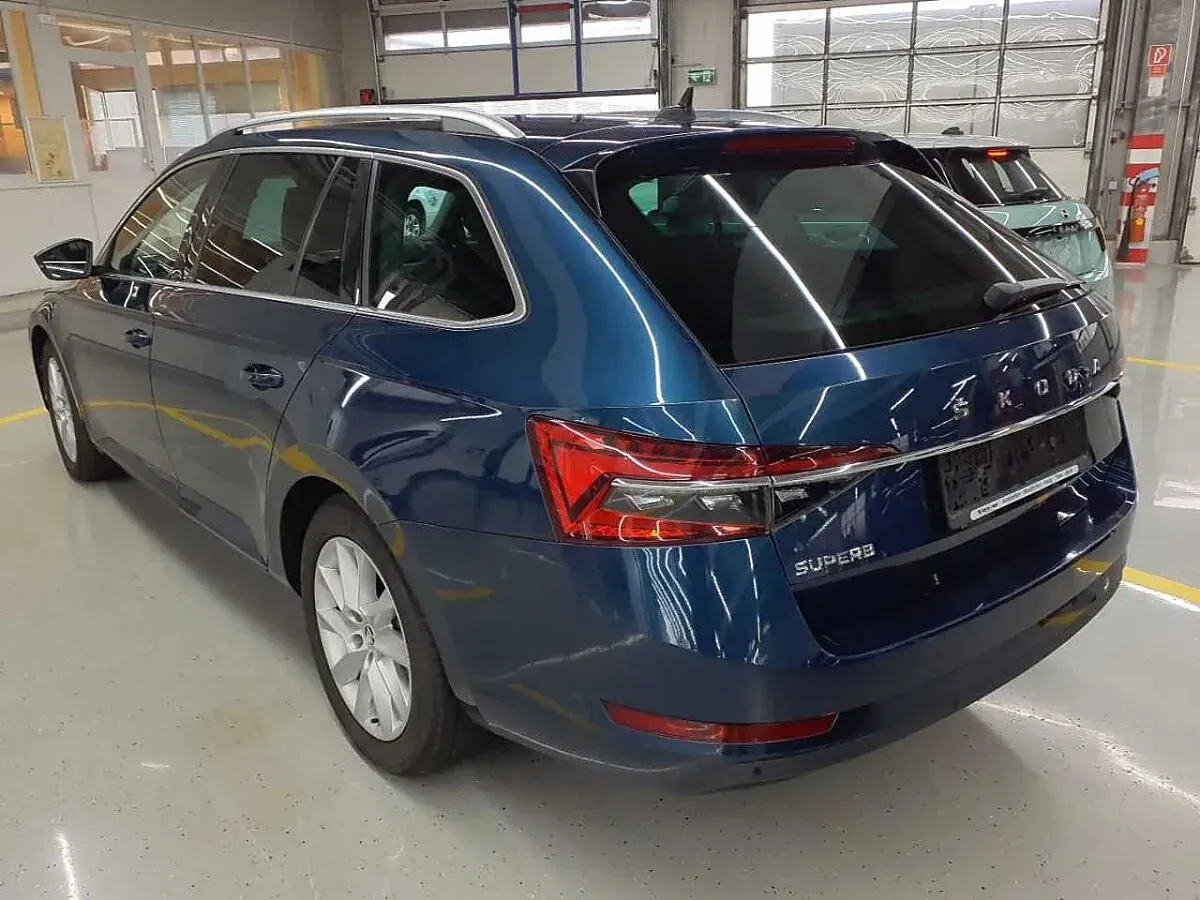 Skoda Superb 2021 photo 2