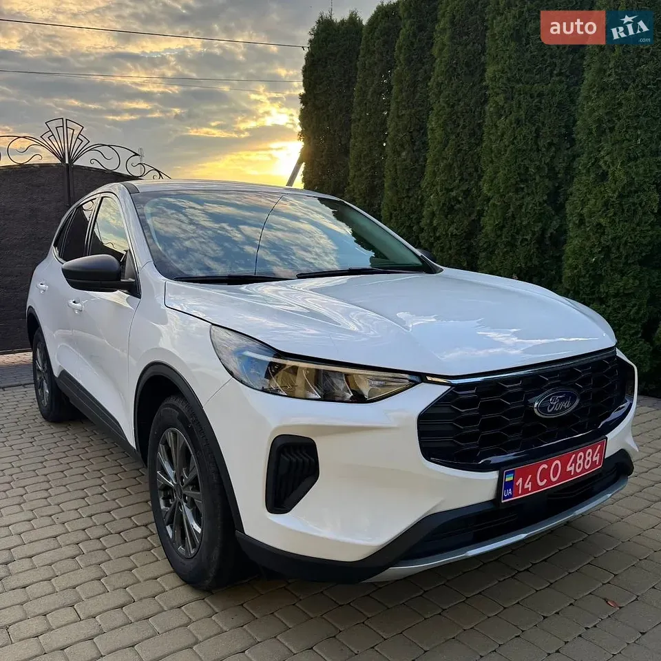 Ford Escape 2024 photo 2