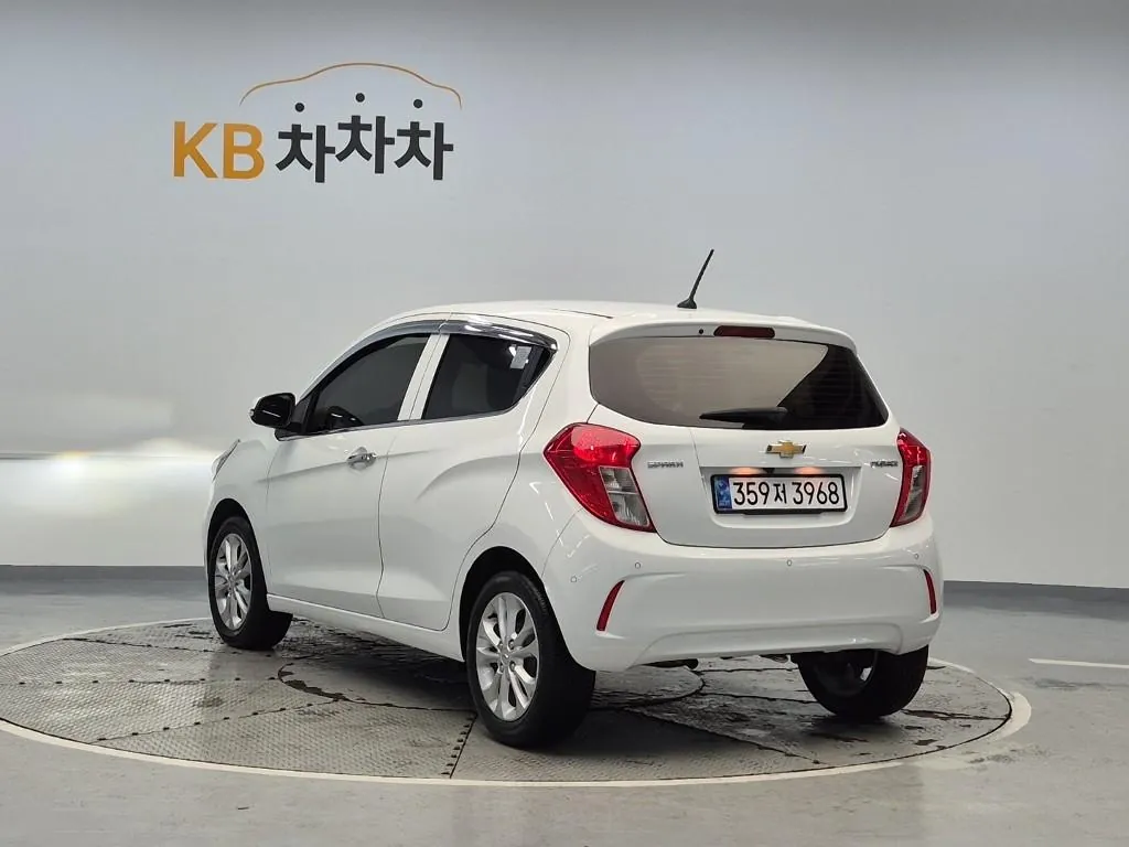 Chevrolet Spark 2021 photo 2