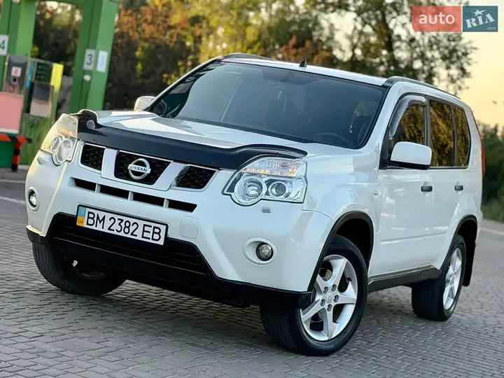 Nissan X-Trail 2012 photo 2