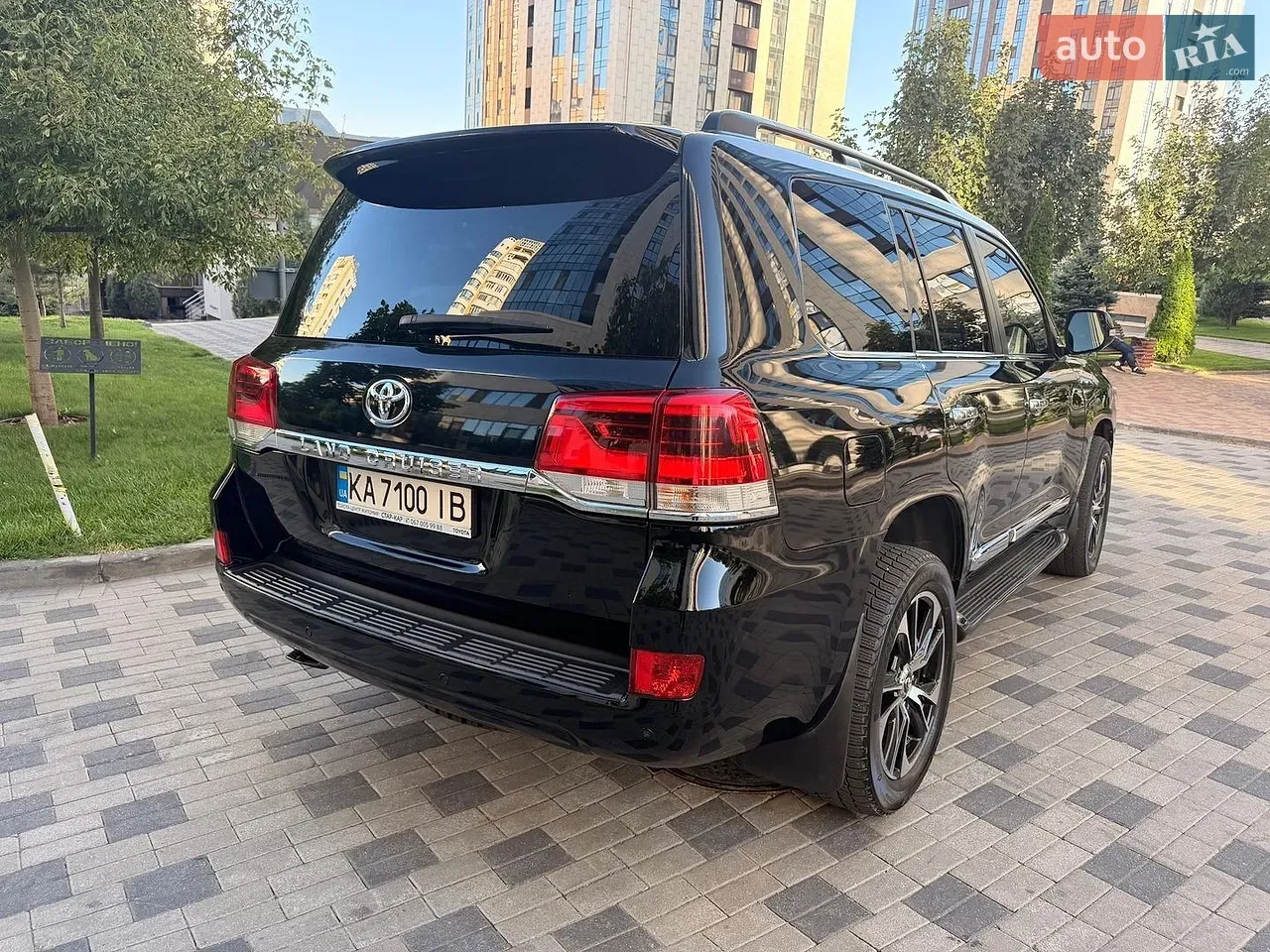 Toyota Land Cruiser 2020 photo 2