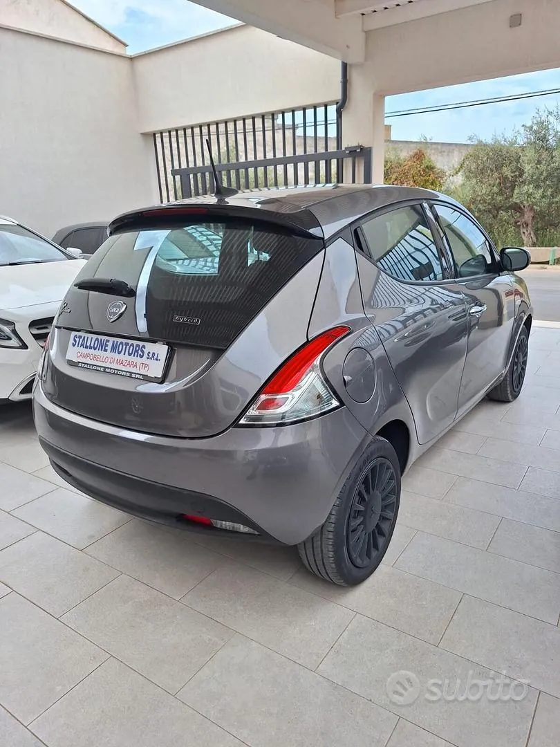 Lancia Ypsilon 2023 photo 4