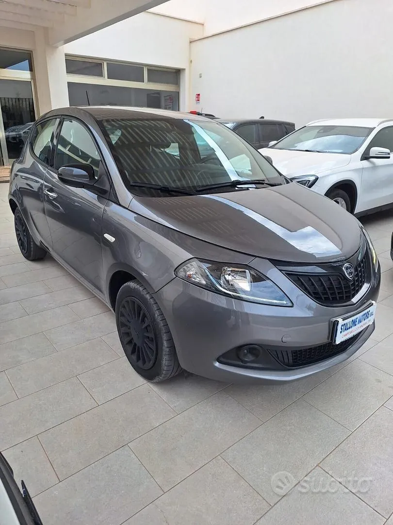 Lancia Ypsilon