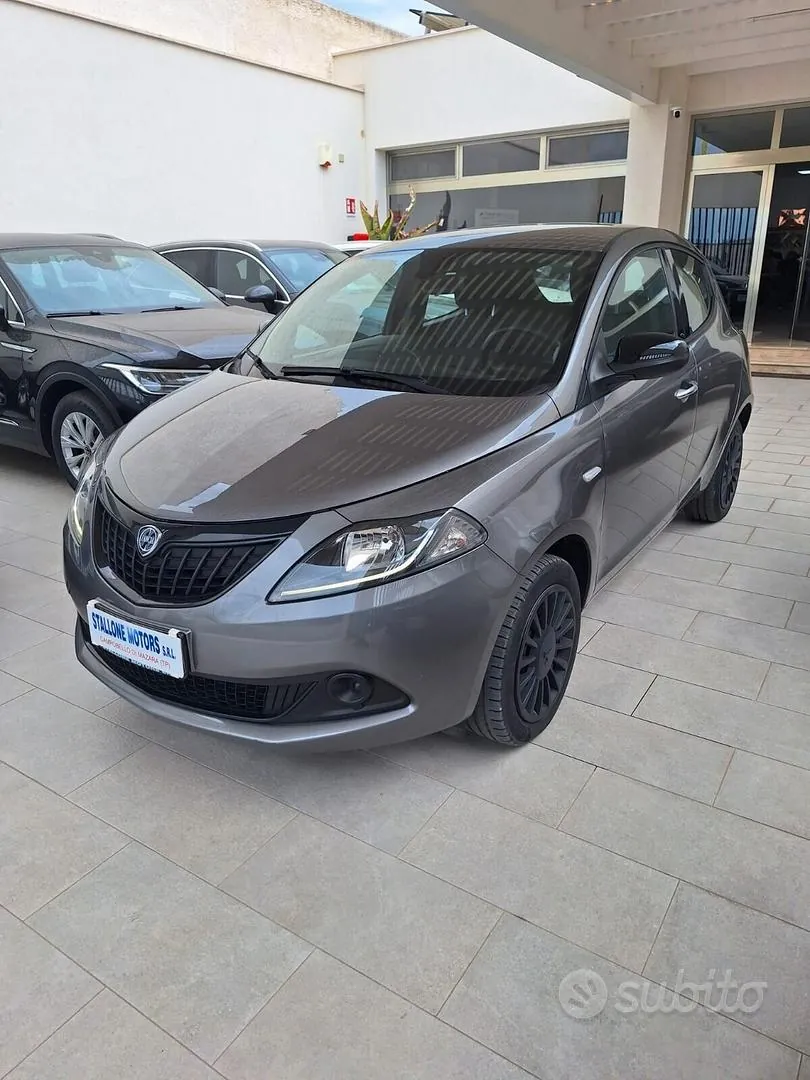 Lancia Ypsilon 2023 photo 2