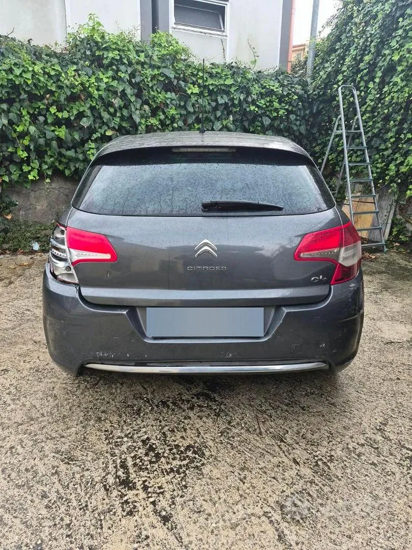 Citroen C4 2012 photo 3