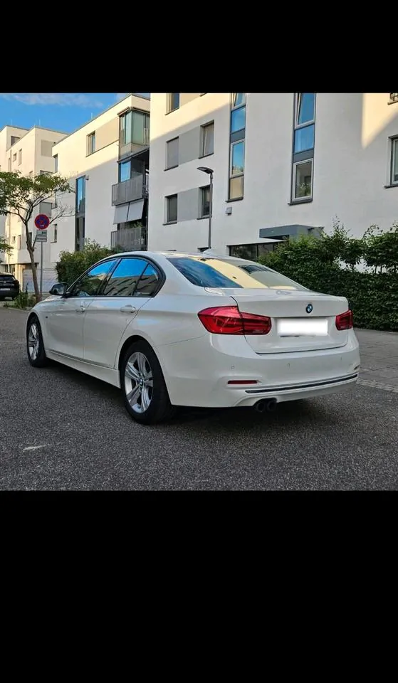 BMW 320I