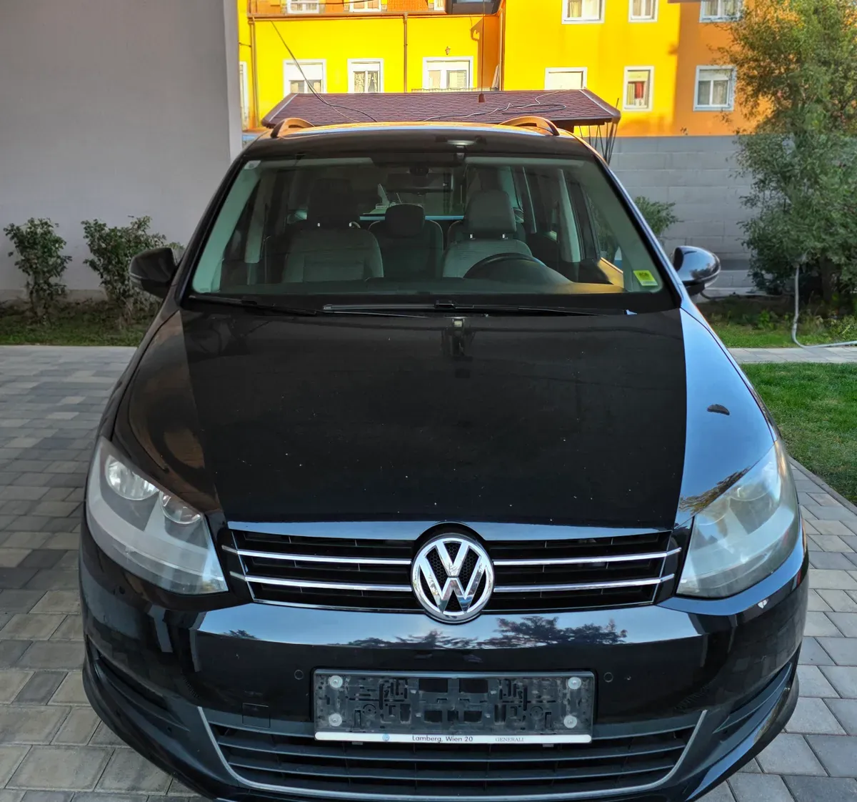 Volkswagen Sharan 2010 photo 2