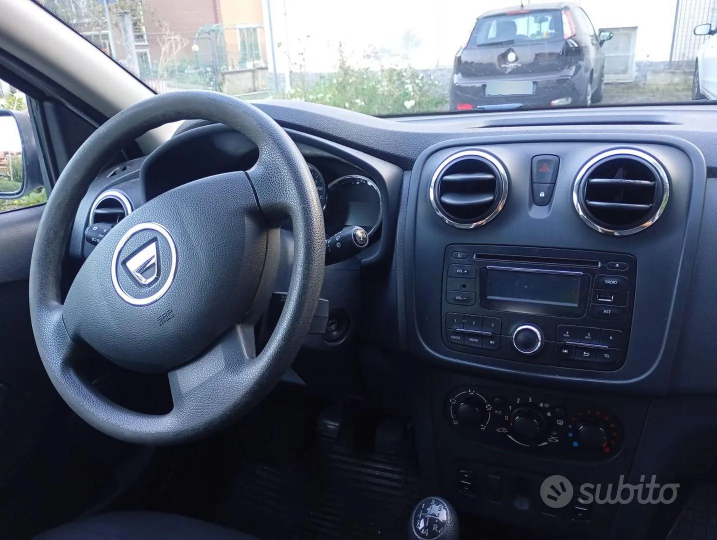 Dacia Sandero 2015 photo 3