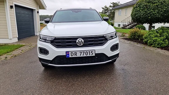 Volkswagen T-Roc 2020 photo 2