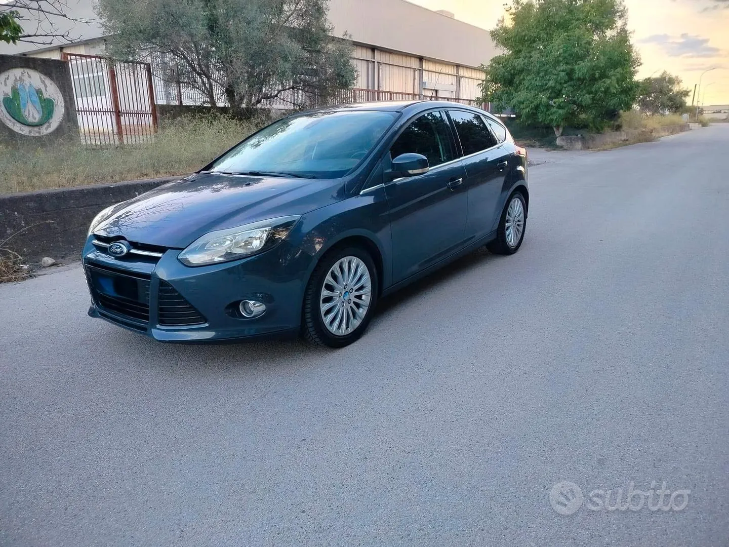 Ford Focus 2011 photo 2