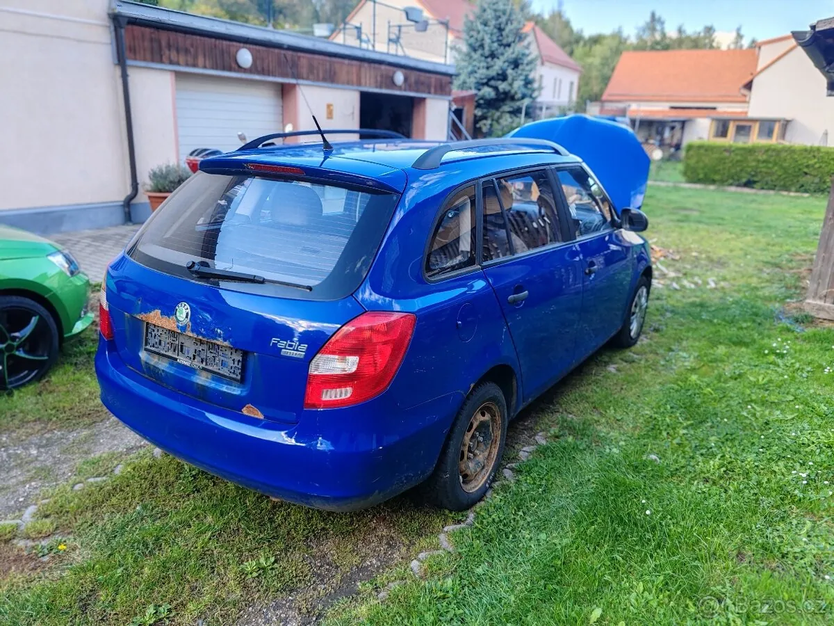 Skoda Fabia 2009 photo 3