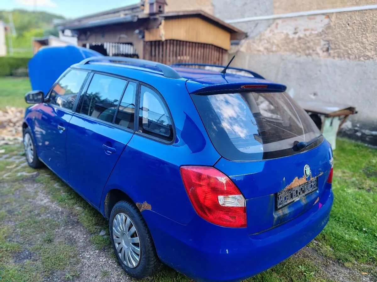 Skoda Fabia 2009 photo 4
