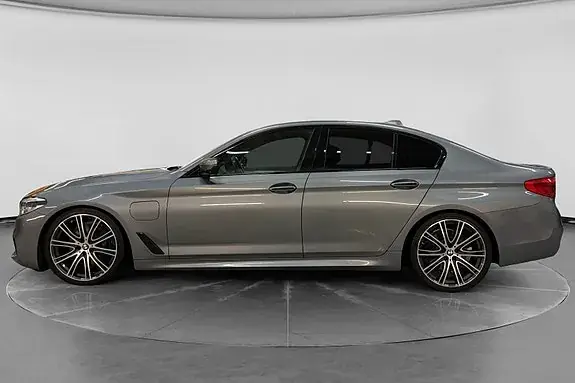 BMW 530E 2018 photo 2