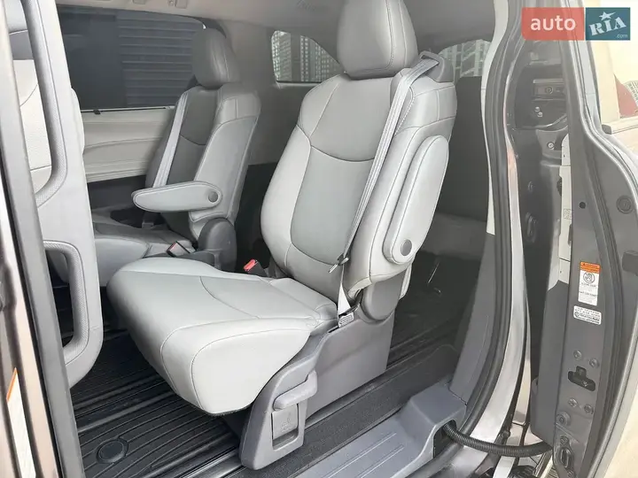 Toyota Sienna 2021 photo 4
