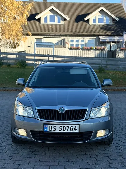 Skoda Octavia 2013 photo 2
