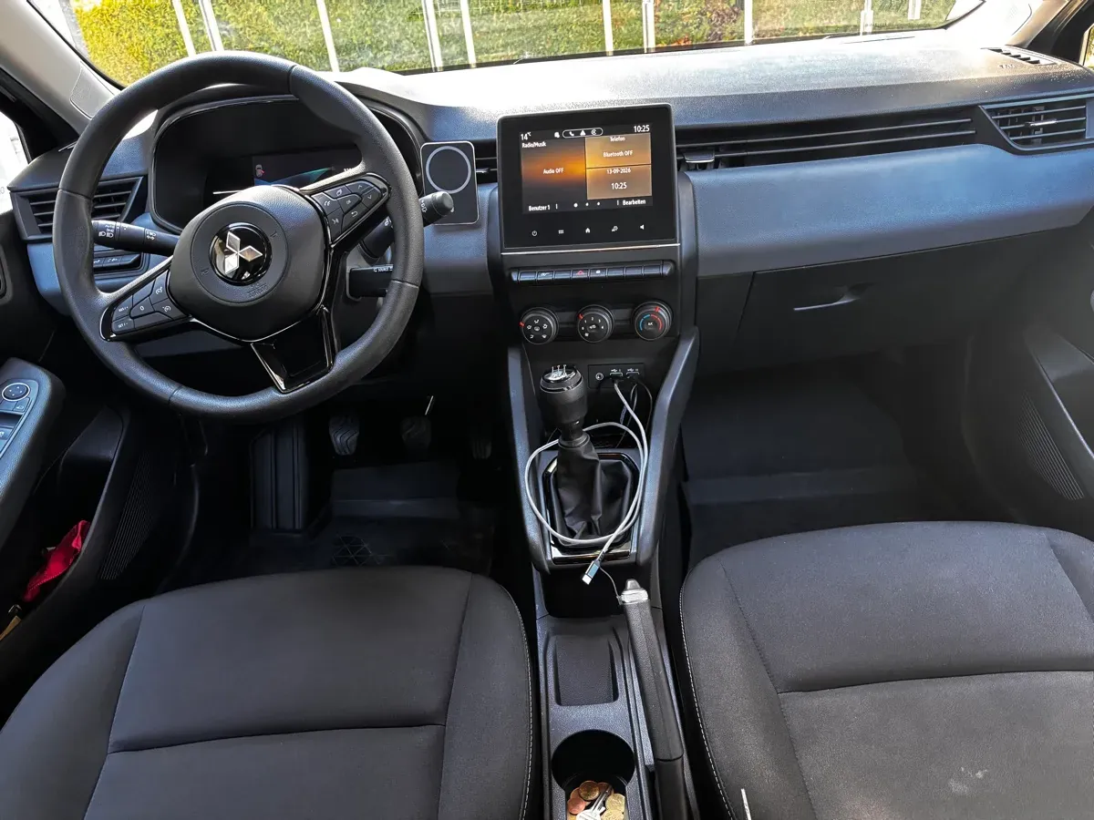 Mitsubishi Colt 2024 photo 2
