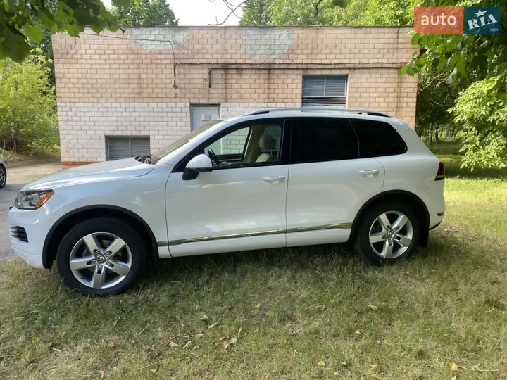 Volkswagen Touareg 2013 photo 3