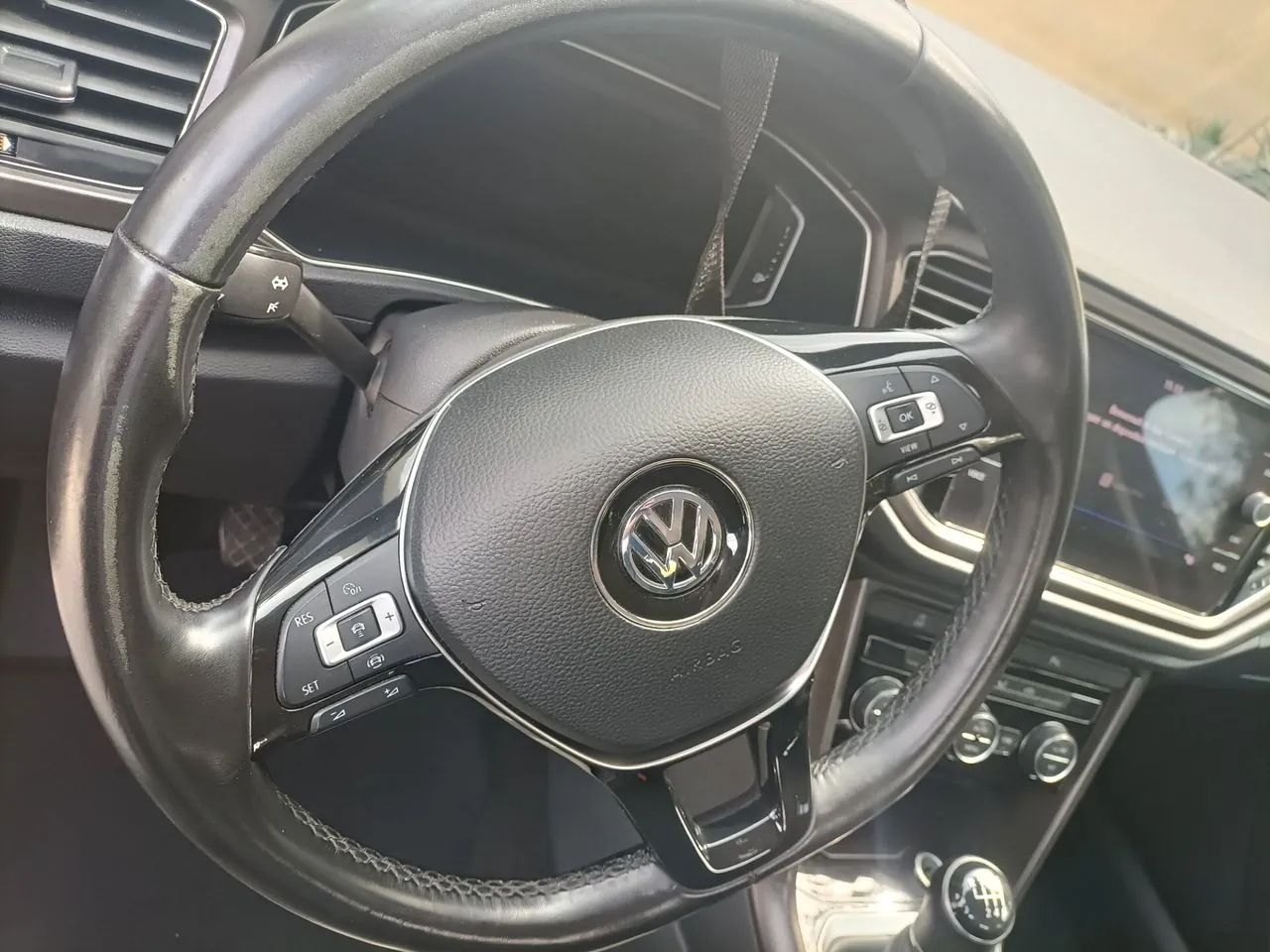 Volkswagen T-Roc 2021 photo 2