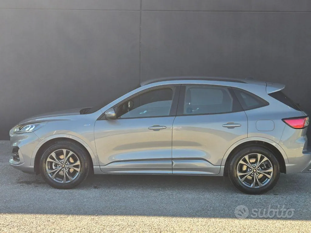 Ford Kuga 2022 photo 2