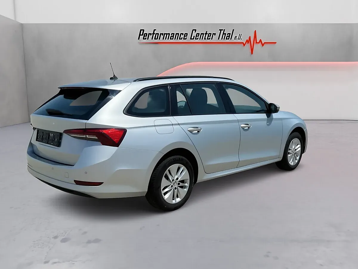 Skoda Octavia 2022 photo 3