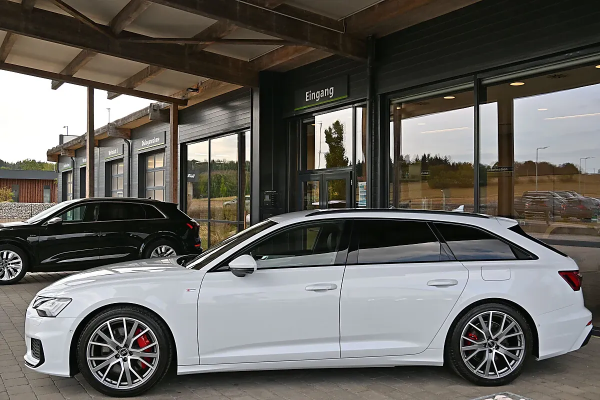 Audi A6 2023 photo 2