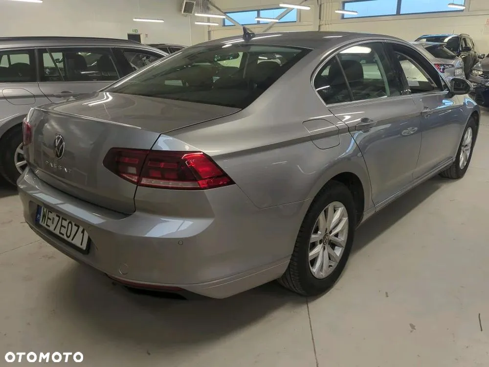Volkswagen Passat 2022 photo 4