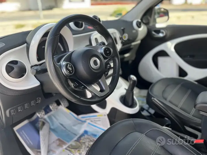 Smart Forfour 2015 photo 5
