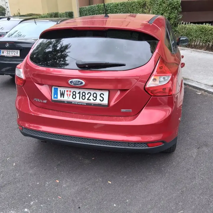 Ford Focus 2012 photo 2