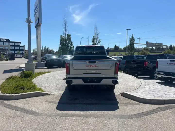 GMC Sierra 3500Hd 2026 photo 4