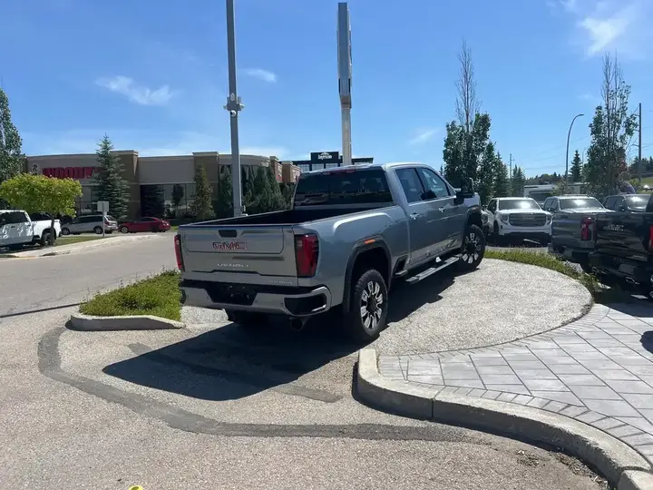 GMC Sierra 3500Hd 2026 photo 5