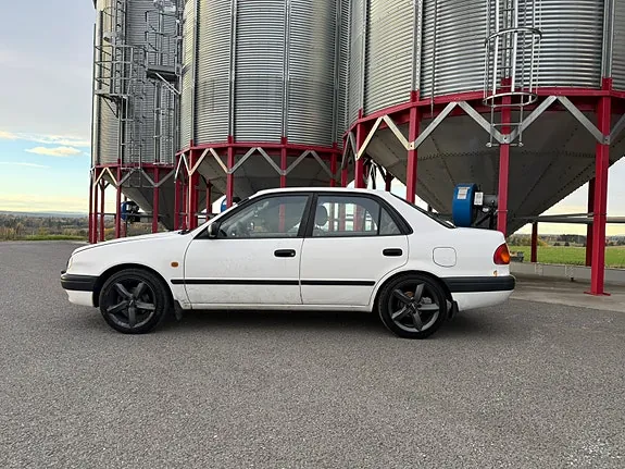 Toyota Corolla 1998 photo 2