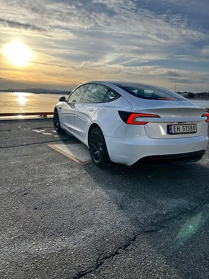 Tesla Model 3 2024 photo 5