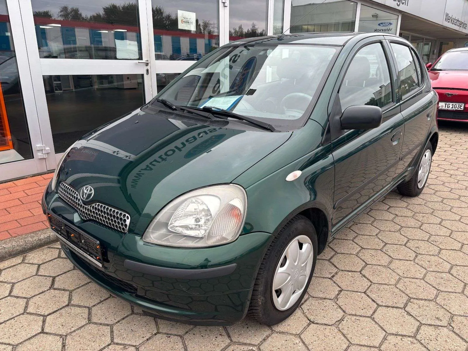 Toyota Yaris 2001 photo 2