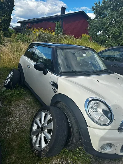 Mini Cooper 2011 photo 2