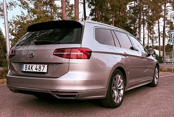 Volkswagen Passat 2016 photo 2