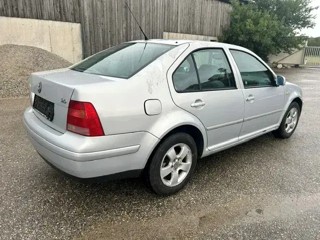 Volkswagen Bora 1999 photo 3